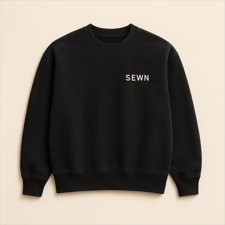 Crewneck in black.