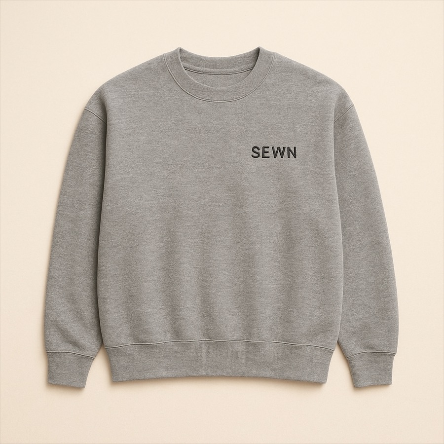 Crewneck in grey marle.